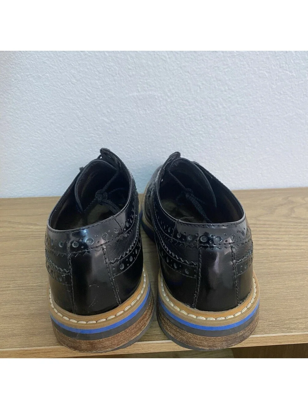 Clarks Mens Size 9.5 M Black Leather Blue Trim Oxford Dress Shoes